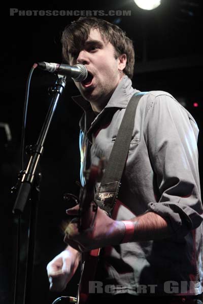 THE VACCINES - 2010-12-17 - PARIS - La Fleche d'Or - Justin Hayward-Young